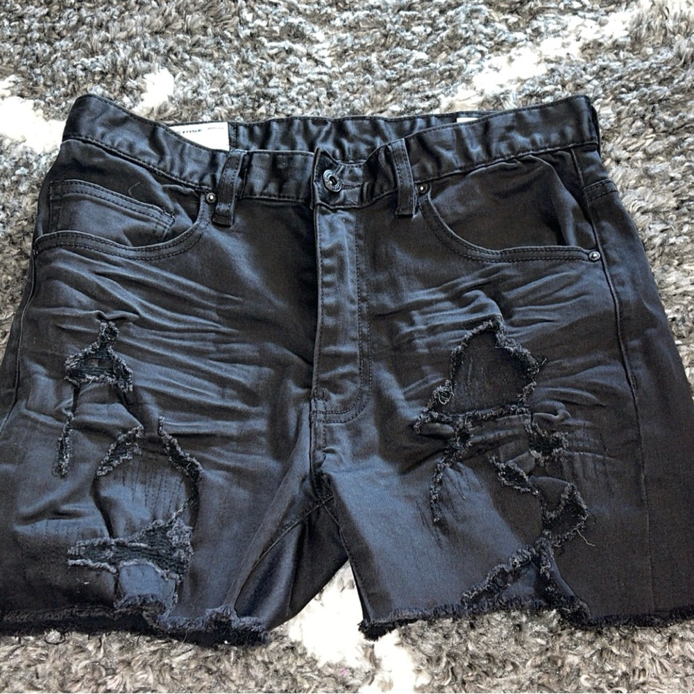 Men’s Smokerise shorts. Black size 32